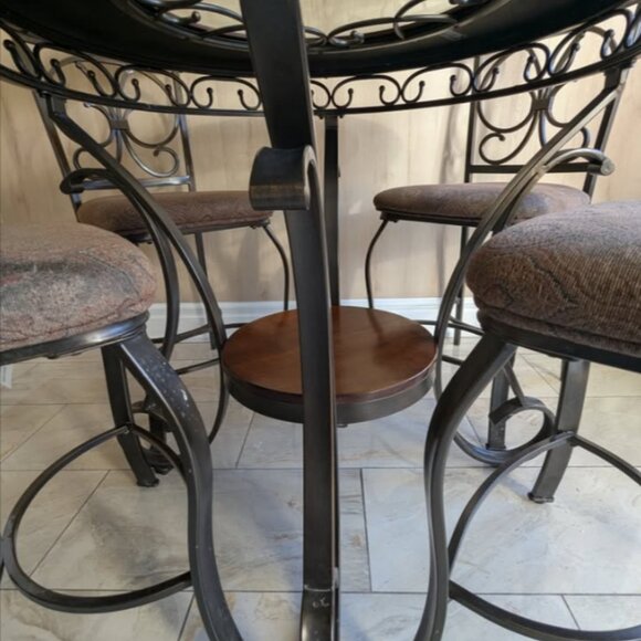 Ashley Glambrey Counter Height Dining Table (w/ 4 Chairs) - Picture 4 of 4